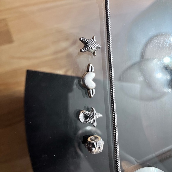 Bracelet - Picture 1 of 1